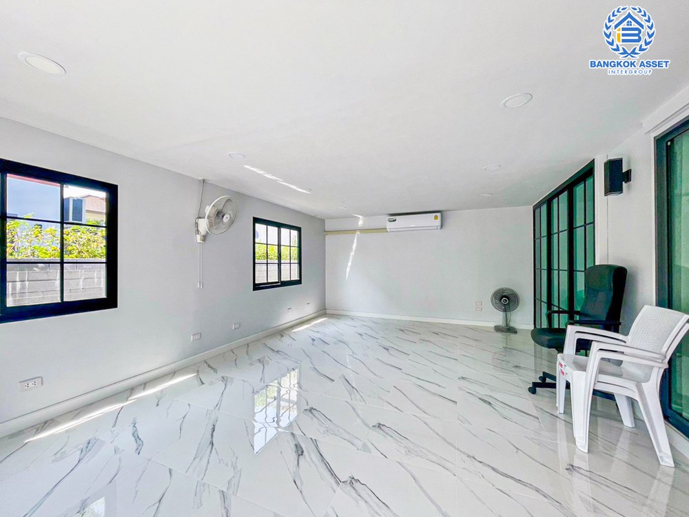 *****บ้านเดี่ยวมือสอง โครงการ สราญสิริ ชัยพฤกษ์-แจ้งวัฒนะ เนื้อที่ 50 ตร.ว. ฟังก์ชัน 4 ห้องนอน 3 ห้องน้ำ 2 ที่จอดรถ บ้านสภาพดี ขายพร้อมเฟอร์นิเจอร์บิ้วท์อิน บนทำเลเดินทางสะดวก ใกล้รถไฟฟ้าสายสีชมพู "สถานีห้าแยกปากเกร็ด" และทางพิเศษอุดรรัถยา