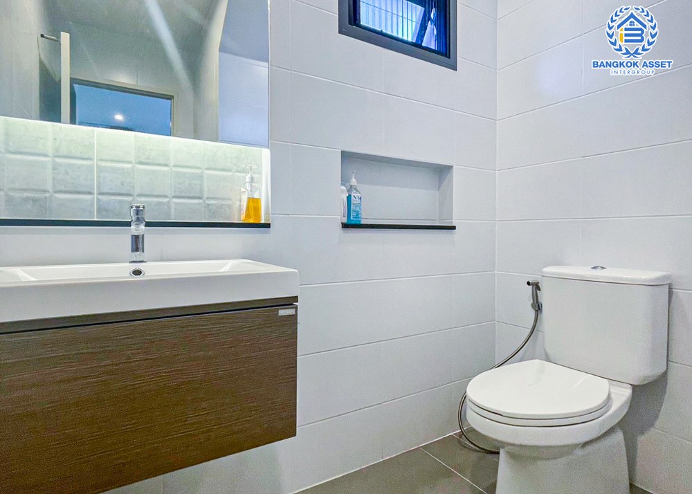 *****บ้านเดี่ยวมือสอง โครงการ สราญสิริ ชัยพฤกษ์-แจ้งวัฒนะ เนื้อที่ 50 ตร.ว. ฟังก์ชัน 4 ห้องนอน 3 ห้องน้ำ 2 ที่จอดรถ บ้านสภาพดี ขายพร้อมเฟอร์นิเจอร์บิ้วท์อิน บนทำเลเดินทางสะดวก ใกล้รถไฟฟ้าสายสีชมพู "สถานีห้าแยกปากเกร็ด" และทางพิเศษอุดรรัถยา