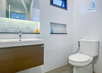 *****บ้านเดี่ยวมือสอง โครงการ สราญสิริ ชัยพฤกษ์-แจ้งวัฒนะ เนื้อที่ 50 ตร.ว. ฟังก์ชัน 4 ห้องนอน 3 ห้องน้ำ 2 ที่จอดรถ บ้านสภาพดี ขายพร้อมเฟอร์นิเจอร์บิ้วท์อิน บนทำเลเดินทางสะดวก ใกล้รถไฟฟ้าสายสีชมพู "สถานีห้าแยกปากเกร็ด" และทางพิเศษอุดรรัถยา