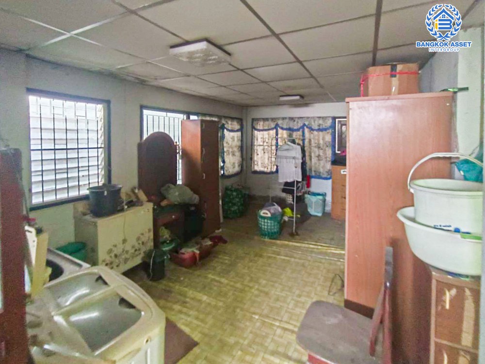 *****บ้านเดี่ยวมือสอง ประชานิเวศน์ 3 งามวงศ์วาน เนื้อที่ 40 ตร.ว. ฟังก์ชัน 2 ห้องนอน 2 ห้องน้ำ 1 ที่จอดรถ บ้านสภาพดีมาก บนทำเลเดินทางสะดวก เชื่อมต่อถนนสามัคคี, ถนนแจ้งวัฒนะ-ปากเกร็ด, ถนนเลี่ยงเมืองปากเกร็ด ใกล้ทางด่วน "ศรีรัช"