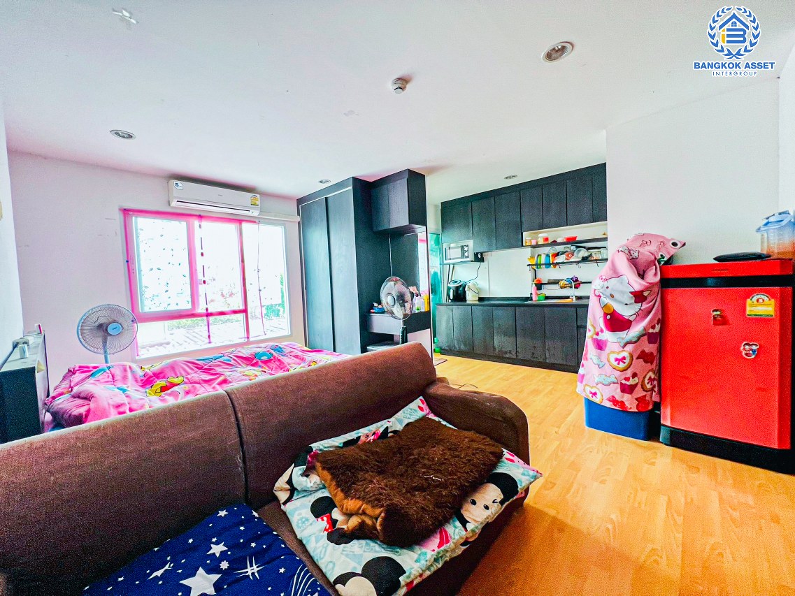 *****คอนโดมิเนียมมือสองนนทบุรี โครงการ เดอะคลิสตัล คอนโด ติวานนท์ เนื้อที่กว้าง 29.56 ตร.ว. ฟังก์ชัน 1 ห้องนอน 1 ห้องน้ำ 1 ที่จอดรถ ห้อง Studio กว้างขวาง บนทำเลเยี่ยมสุดๆ ถึงรถไฟฟ้าสายสีม่วง "สถานีศูนย์ราชการนนทบุรี" ได้ภายใน 5 นาทีเท่านั้น!! แถมราคาถูกสุดในย่าน