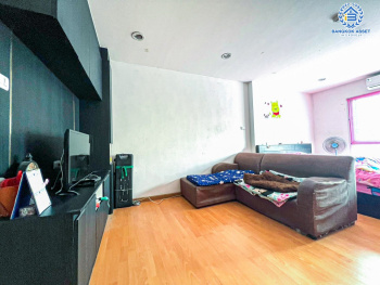 *****คอนโดมิเนียมมือสองนนทบุรี โครงการ เดอะคลิสตัล คอนโด ติวานนท์ เนื้อที่กว้าง 29.56 ตร.ว. ฟังก์ชัน 1 ห้องนอน 1 ห้องน้ำ 1 ที่จอดรถ ห้อง Studio กว้างขวาง บนทำเลเยี่ยมสุดๆ ถึงรถไฟฟ้าสายสีม่วง "สถานีศูนย์ราชการนนทบุรี" ได้ภายใน 5 นาทีเท่านั้น!! แถมราคาถูกสุดในย่าน