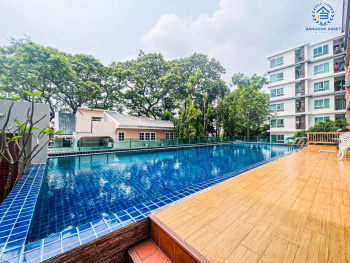 *****คอนโดมิเนียมมือสองนนทบุรี โครงการ เดอะคลิสตัล คอนโด ติวานนท์ เนื้อที่กว้าง 29.56 ตร.ว. ฟังก์ชัน 1 ห้องนอน 1 ห้องน้ำ 1 ที่จอดรถ ห้อง Studio กว้างขวาง บนทำเลเยี่ยมสุดๆ ถึงรถไฟฟ้าสายสีม่วง "สถานีศูนย์ราชการนนทบุรี" ได้ภายใน 5 นาทีเท่านั้น!! แถมราคาถูกสุดในย่าน