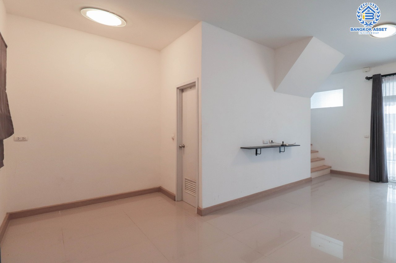 *****ทาวน์เฮ้าส์มือสองนนทบุรี โครงการ กัสโต้ วงแหวน-พระราม 5 เนื้อที่กว้าง 18.5 ตร.ว. ฟังก์ชัน 3 ห้องนอน 2 ห้องน้ำ 2 ที่จอดรถ บ้านพร้อมเข้าอยู่ แถมฟรี! 2 เครื่องปรับอากาศ บนทำเลเยี่ยม เชื่อมต่อหลายเส้นทาง เพียง 12 นาทีก็ถึงรถไฟฟ้าสายสีม่วง "สถานีสามแยกบางใหญ่" จองเลย!