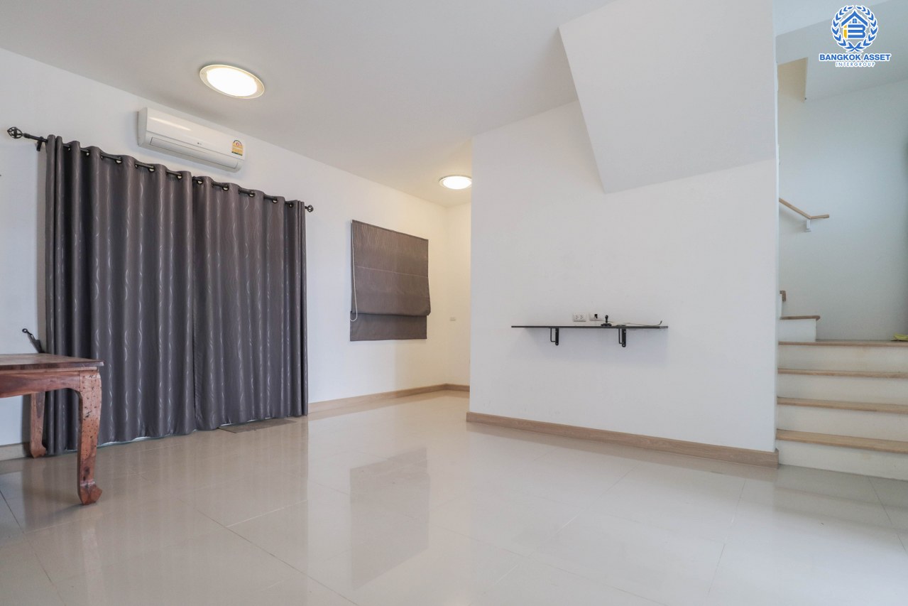 *****ทาวน์เฮ้าส์มือสองนนทบุรี โครงการ กัสโต้ วงแหวน-พระราม 5 เนื้อที่กว้าง 18.5 ตร.ว. ฟังก์ชัน 3 ห้องนอน 2 ห้องน้ำ 2 ที่จอดรถ บ้านพร้อมเข้าอยู่ แถมฟรี! 2 เครื่องปรับอากาศ บนทำเลเยี่ยม เชื่อมต่อหลายเส้นทาง เพียง 12 นาทีก็ถึงรถไฟฟ้าสายสีม่วง "สถานีสามแยกบางใหญ่" จองเลย!