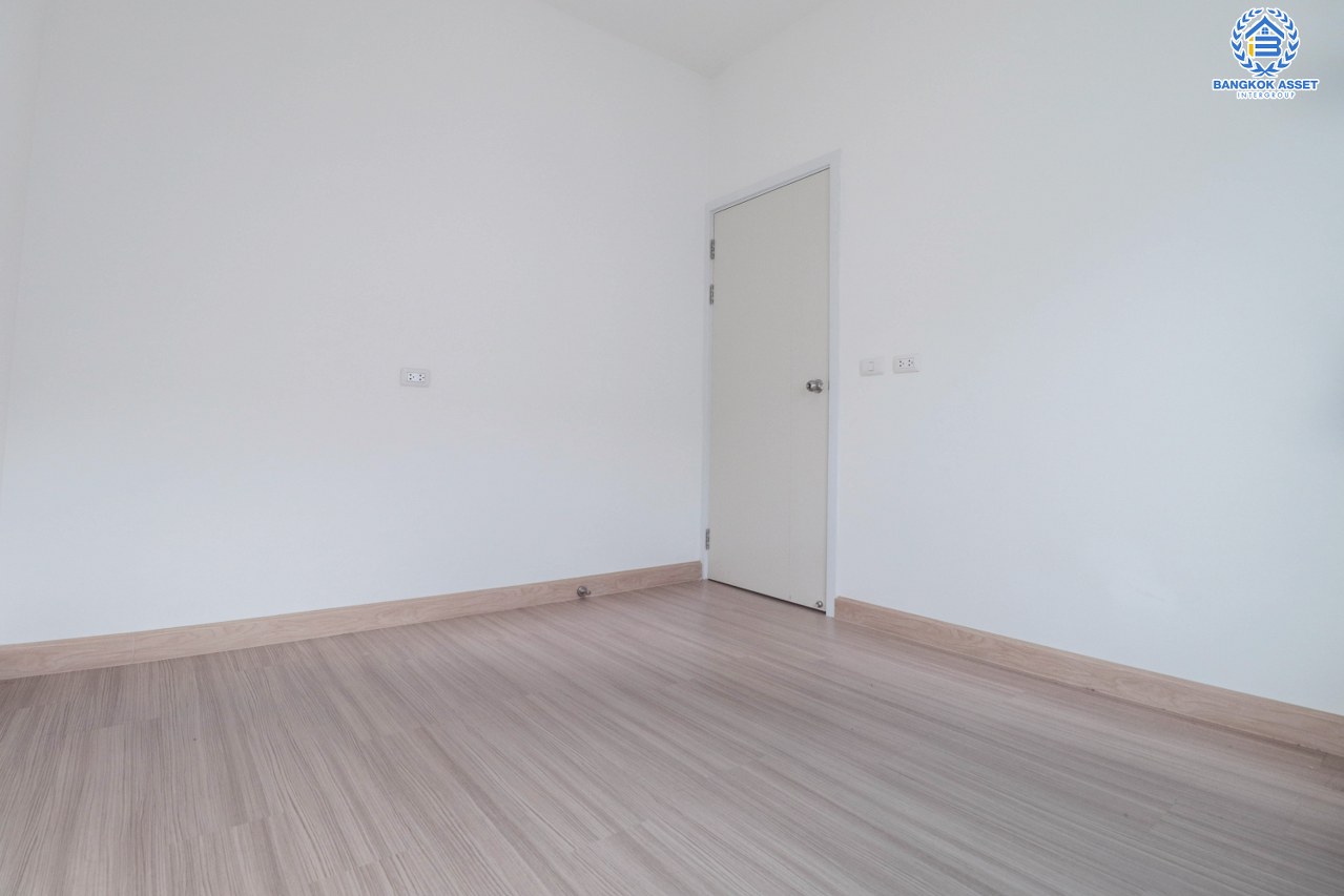 *****ทาวน์เฮ้าส์มือสองนนทบุรี โครงการ กัสโต้ วงแหวน-พระราม 5 เนื้อที่กว้าง 18.5 ตร.ว. ฟังก์ชัน 3 ห้องนอน 2 ห้องน้ำ 2 ที่จอดรถ บ้านพร้อมเข้าอยู่ แถมฟรี! 2 เครื่องปรับอากาศ บนทำเลเยี่ยม เชื่อมต่อหลายเส้นทาง เพียง 12 นาทีก็ถึงรถไฟฟ้าสายสีม่วง "สถานีสามแยกบางใหญ่" จองเลย!