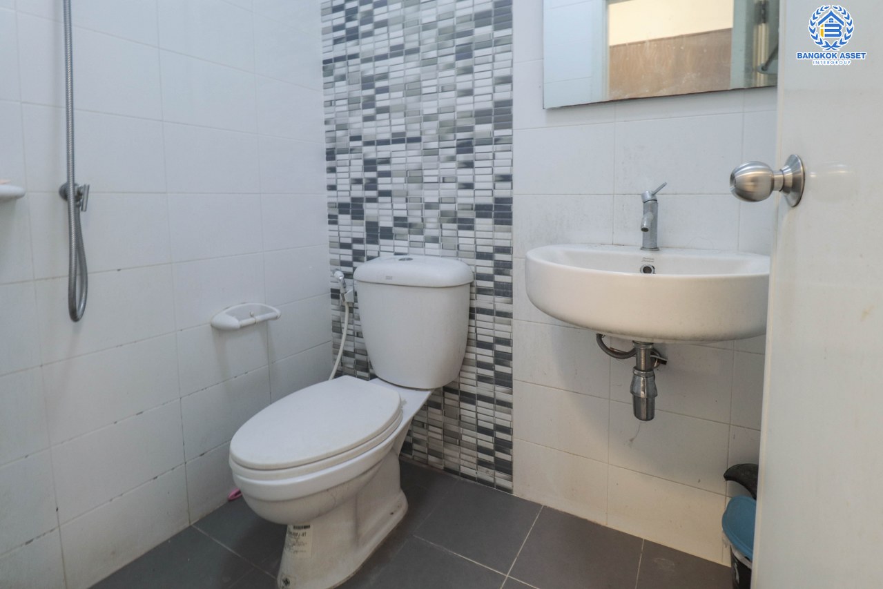 *****ทาวน์เฮ้าส์มือสองนนทบุรี โครงการ กัสโต้ วงแหวน-พระราม 5 เนื้อที่กว้าง 18.5 ตร.ว. ฟังก์ชัน 3 ห้องนอน 2 ห้องน้ำ 2 ที่จอดรถ บ้านพร้อมเข้าอยู่ แถมฟรี! 2 เครื่องปรับอากาศ บนทำเลเยี่ยม เชื่อมต่อหลายเส้นทาง เพียง 12 นาทีก็ถึงรถไฟฟ้าสายสีม่วง "สถานีสามแยกบางใหญ่" จองเลย!