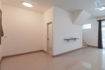 *****ทาวน์เฮ้าส์มือสองนนทบุรี โครงการ กัสโต้ วงแหวน-พระราม 5 เนื้อที่กว้าง 18.5 ตร.ว. ฟังก์ชัน 3 ห้องนอน 2 ห้องน้ำ 2 ที่จอดรถ บ้านพร้อมเข้าอยู่ แถมฟรี! 2 เครื่องปรับอากาศ บนทำเลเยี่ยม เชื่อมต่อหลายเส้นทาง เพียง 12 นาทีก็ถึงรถไฟฟ้าสายสีม่วง "สถานีสามแยกบางใหญ่" จองเลย!