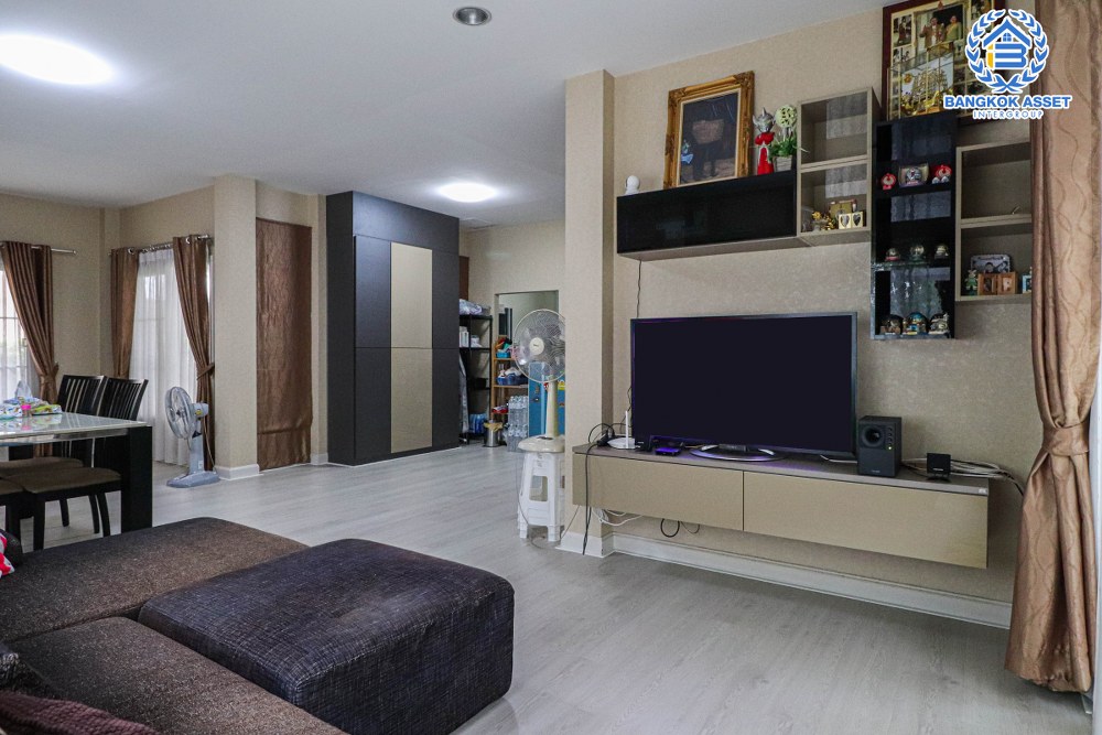 *****บ้านเดี่ยวมือสอง โครงการ เพอร์เฟคเพลส ราชพฤกษ์ บ้านหลังใหญ่ เนื้อที่ 59.50 ตร.ว. ฟังก์ชัน 3 ห้องนอน 3 ห้องน้ำ 2 ที่จอดรถ แถมฟรี! เครื่องปรับอากาศ เครื่องทำน้ำอุ่น ทำเลโซนเมือง โครงการติดถนนราชพฤกษ์ ใกล้รถไฟฟ้าสายสีม่วง "สถานีบางรักน้อยท่าอิฐ" และทางด่วน "ศรีรัช"