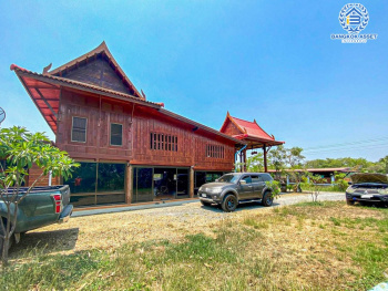*****บ้านเดี่ยวมือสอง บ้านทรงไทย หนองดินแดง เนื้อที่กว้าง 252.10 ตร.ว. ฟังก์ชัน 5 ห้องนอน 5 ห้องน้ำ 8 ที่จอดรถ สไตล์ไทยแบบยกสูง งานไม้ทั้งหลัง บนพื้นที่กว้างขวาง ทำเลเดินทางเข้า-ออกในเมืองสะดวก เชื่อมต่อถนนเพชรเกษม ใกล้มหาวิทยาลัยศิลปากร
