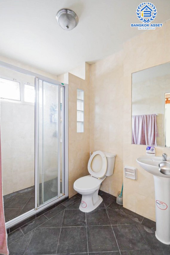 *****บ้านเดี่ยวมือสองปทุมธานี โครงการ มณีรินทร์ แลค&พาร์ค ราชพฤกษ์-ติวานนท์ เนื้อที่กว้างขวางถึง 61.1 ตร.ว. ฟังก์ชัน 3 ห้องนอน 3 ห้องน้ำ 4 ที่จอดรถ บนทำเลแห่งการเดินทาง เชื่อมต่อถนน 345, ถนนราชพฤกษ์, ถนนศรีสมาน ใกล้ทางด่วน "ศรีสมาน" และโรบินสัน ศรีสมาน