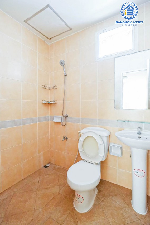 *****บ้านเดี่ยวมือสองปทุมธานี โครงการ มณีรินทร์ แลค&พาร์ค ราชพฤกษ์-ติวานนท์ เนื้อที่กว้างขวางถึง 61.1 ตร.ว. ฟังก์ชัน 3 ห้องนอน 3 ห้องน้ำ 4 ที่จอดรถ บนทำเลแห่งการเดินทาง เชื่อมต่อถนน 345, ถนนราชพฤกษ์, ถนนศรีสมาน ใกล้ทางด่วน "ศรีสมาน" และโรบินสัน ศรีสมาน