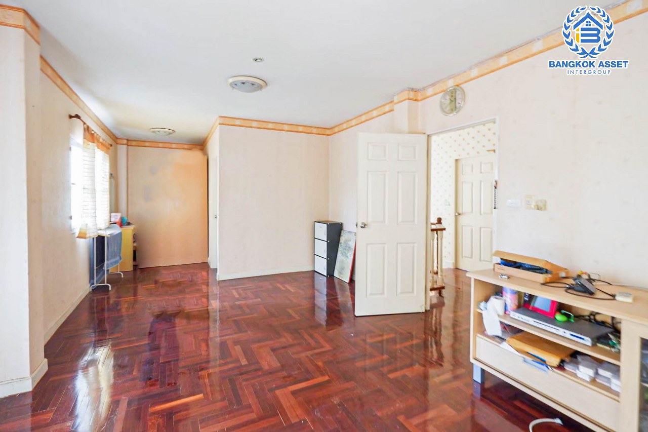 *****บ้านเดี่ยวมือสองปทุมธานี โครงการ มณีรินทร์ แลค&พาร์ค ราชพฤกษ์-ติวานนท์ เนื้อที่กว้างขวางถึง 61.1 ตร.ว. ฟังก์ชัน 3 ห้องนอน 3 ห้องน้ำ 4 ที่จอดรถ บนทำเลแห่งการเดินทาง เชื่อมต่อถนน 345, ถนนราชพฤกษ์, ถนนศรีสมาน ใกล้ทางด่วน "ศรีสมาน" และโรบินสัน ศรีสมาน