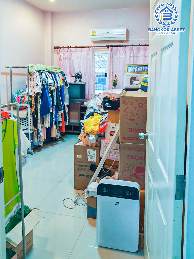 *****บ้านแฝดมือสอง ซอยอิสรภาพ47 เนื้อที่กว้าง 48 ตร.ว. ฟังก์ชัน 3 ห้องนอน 2 ห้องน้ำ 1 ที่จอดรถ บ้านชั้นเดียวพื้นที่กว้าง ให้ความรู้สึกเหมือนบ้านเดี่ยว ทำเลเดินทางสะดวก เชื่อมต่อถนนอิสรภาพ, ถนนสุทธาวาส เพียง 10นาที ถึง MRT สายสีน้ำเงิน "สถานีบางขุนนนท์" จองด่วน!