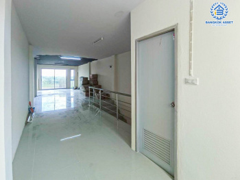 *****อาคารพาณิชย์ ศาลายา ติดถนนกาญจนาภิเษก เนื้อที่ 24.10 ตร.ว. ฟังก์ชัน 1 ห้องนอน 3 ห้องน้ำ 1 ที่จอดรถ ภายในสภาพใหม่ เหมาะสำหรับการทำธุรกิจ ตั้งบนทำเลศักยภาพเข้า-ออกในเมืองได้ง่าย เชื่อมต่อถนนปิ่นเกล้า-นครชัยศรี ถนนกรุงนนท์-จงถนอม