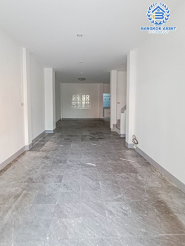 *****ทาวน์เฮ้าส์มือสองนนทบุรี หมู่บ้าน บ้านร่มโพธิ์ รัตนาธิเบศร์ เนื้อที่ 21 ตร.ว. ฟังก์ชัน 3 ห้องนอน 2 ห้องน้ำ 1 ที่จอดรถ บ้านใหม่ สภาพดี บนทำเลแห่งการเดินทาง เชื่อมต่อถนนบางกรวย-ไทรน้อย, ถนนรัตนาธิเบศร์, ถนนกาญจนาภิเษก ใกล้รถไฟฟ้าสายสีม่วง "สถานีบางพลู"