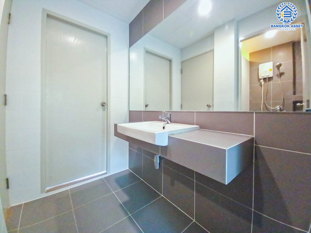 *****ทาวน์เฮ้าส์มือสอง โครงการ เวิร์ฟ ติวานนท์-รังสิต เนื้อที่ 20.80 ตร.ว. ฟังก์ชัน 4 ห้องนอน 2 ห้องน้ำ 2 ที่จอดรถ บ้านพร้อมอยู่ บนทำเลดี ใกล้รถไฟฟ้าสายสีแดง "สถานีรังสิต" และจุดขึ้นทางด่วน "บางปะอิน-ปากเกร็ด"