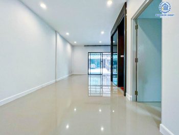 *****ทาวน์เฮ้าส์มือสอง โครงการ เวิร์ฟ ติวานนท์-รังสิต เนื้อที่ 20.80 ตร.ว. ฟังก์ชัน 4 ห้องนอน 2 ห้องน้ำ 2 ที่จอดรถ บ้านพร้อมอยู่ บนทำเลดี ใกล้รถไฟฟ้าสายสีแดง "สถานีรังสิต" และจุดขึ้นทางด่วน "บางปะอิน-ปากเกร็ด"