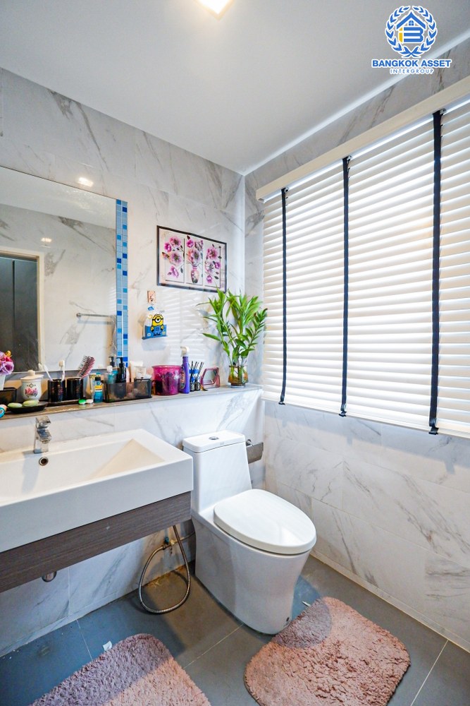 *****บ้านเดี่ยวมือสอง โครงการ คาซ่า เลเจนด์ เกษตร-นวมินทร์ หลังมุม เนื้อที่กว้าง 57.90 ตร.ว. ฟังก์ชัน 3 ห้องนอน 4 ห้องน้ำ 2 ที่จอดรถ บ้านสภาพดีมาก แถมฟรี! เครื่องปรับอากาศ บนทำเลดี เชื่อมต่อถนนประเสริฐมนูกิจ ถนนรามอินทรา ถนนสุคนธสวัสดิ์ ใกล้จุดขึ้นทางด่วน "รามอินทรา"