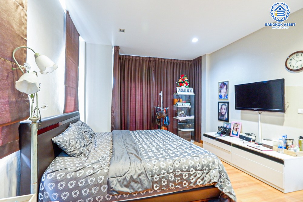 *****บ้านเดี่ยวมือสอง โครงการ คาซ่า เลเจนด์ เกษตร-นวมินทร์ หลังมุม เนื้อที่กว้าง 57.90 ตร.ว. ฟังก์ชัน 3 ห้องนอน 4 ห้องน้ำ 2 ที่จอดรถ บ้านสภาพดีมาก แถมฟรี! เครื่องปรับอากาศ บนทำเลดี เชื่อมต่อถนนประเสริฐมนูกิจ ถนนรามอินทรา ถนนสุคนธสวัสดิ์ ใกล้จุดขึ้นทางด่วน "รามอินทรา"