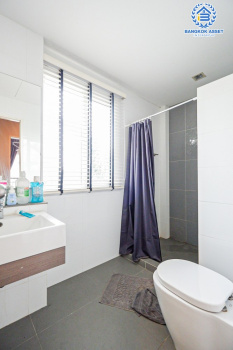 *****บ้านเดี่ยวมือสอง โครงการ คาซ่า เลเจนด์ เกษตร-นวมินทร์ หลังมุม เนื้อที่กว้าง 57.90 ตร.ว. ฟังก์ชัน 3 ห้องนอน 4 ห้องน้ำ 2 ที่จอดรถ บ้านสภาพดีมาก แถมฟรี! เครื่องปรับอากาศ บนทำเลดี เชื่อมต่อถนนประเสริฐมนูกิจ ถนนรามอินทรา ถนนสุคนธสวัสดิ์ ใกล้จุดขึ้นทางด่วน "รามอินทรา"