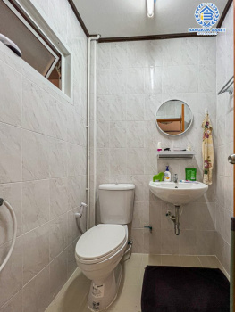 *****ทาวน์เฮ้าส์มือสองนนทบุรี โครงการ ลัคกี้โฮม รัตนาธิเบศร์ เนื้อที่ 18 ตร.ว. ฟังก์ชัน 2 ห้องนอน 2 ห้องน้ำ 1 ที่จอดรถ บ้านสภาพสวย รีโนเวทพร้อมอยู่ บนทำเลดี เชื่อมต่อถนนรัตนาธิเบศร์, ถนนราชพฤกษ์ เพียง 8 นาทีก็ถึงรถไฟฟ้าสายสีม่วง "สถานีไทรม้า"  ในราคาถูก!