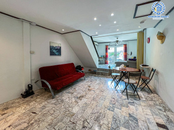 *****ทาวน์เฮ้าส์มือสองนนทบุรี โครงการ ลัคกี้โฮม รัตนาธิเบศร์ เนื้อที่ 18 ตร.ว. ฟังก์ชัน 2 ห้องนอน 2 ห้องน้ำ 1 ที่จอดรถ บ้านสภาพสวย รีโนเวทพร้อมอยู่ บนทำเลดี เชื่อมต่อถนนรัตนาธิเบศร์, ถนนราชพฤกษ์ เพียง 8 นาทีก็ถึงรถไฟฟ้าสายสีม่วง "สถานีไทรม้า"  ในราคาถูก!