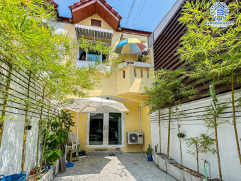 *****ทาวน์เฮ้าส์มือสองนนทบุรี โครงการ ลัคกี้โฮม รัตนาธิเบศร์ เนื้อที่ 18 ตร.ว. ฟังก์ชัน 2 ห้องนอน 2 ห้องน้ำ 1 ที่จอดรถ บ้านสภาพสวย รีโนเวทพร้อมอยู่ บนทำเลดี เชื่อมต่อถนนรัตนาธิเบศร์, ถนนราชพฤกษ์ เพียง 8 นาทีก็ถึงรถไฟฟ้าสายสีม่วง "สถานีไทรม้า"  ในราคาถูก!