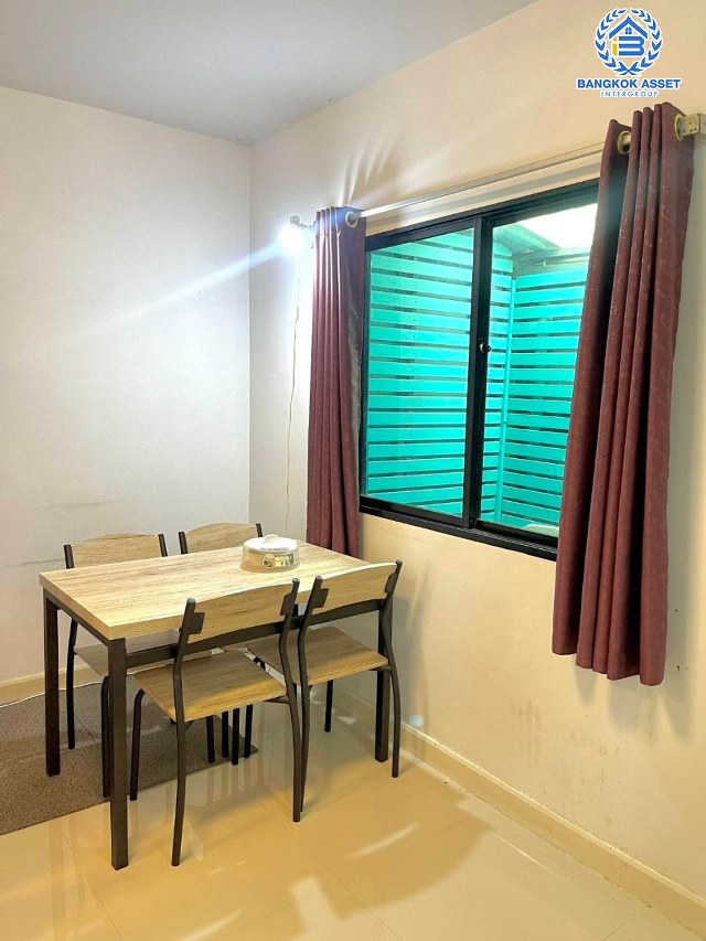 *****ทาวน์เฮ้าส์มือสองฉะเชิงเทรา โครงการ โมดิวิลล่า ลาดกระบัง-สุวรรณภูมิ เนื้อที่เกือบ 19 ตร.ว. ฟังก์ชัน 3 ห้องนอน 2 ห้องน้ำ 2 ที่จอดรถ บรรยากาศเป็นส่วนตัว มีสิ่งแวดล้อมสะดวกสุดๆ บนทำเลเข้า-ออกเมืองได้ง่าย เชื่อมต่อถนนเทพราช-ลาดกระบัง, ถนนหลวงแพ่ง, ถนนขุมทอง-ลำต้อยติ่ง ใกล้ทางด่วน "มอเตอร์เวย์"