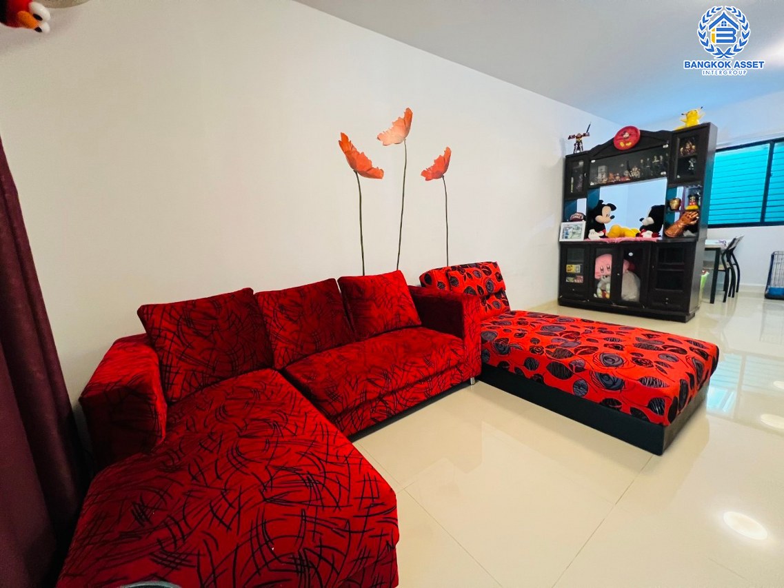 *****ทาวน์เฮ้าส์มือสองฉะเชิงเทรา โครงการ โมดิวิลล่า ลาดกระบัง-สุวรรณภูมิ เนื้อที่เกือบ 19 ตร.ว. ฟังก์ชัน 3 ห้องนอน 2 ห้องน้ำ 2 ที่จอดรถ บรรยากาศเป็นส่วนตัว มีสิ่งแวดล้อมสะดวกสุดๆ บนทำเลเข้า-ออกเมืองได้ง่าย เชื่อมต่อถนนเทพราช-ลาดกระบัง, ถนนหลวงแพ่ง, ถนนขุมทอง-ลำต้อยติ่ง ใกล้ทางด่วน "มอเตอร์เวย์"