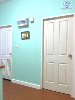 *****ทาวน์เฮ้าส์มือสองฉะเชิงเทรา โครงการ โมดิวิลล่า ลาดกระบัง-สุวรรณภูมิ เนื้อที่เกือบ 19 ตร.ว. ฟังก์ชัน 3 ห้องนอน 2 ห้องน้ำ 2 ที่จอดรถ บรรยากาศเป็นส่วนตัว มีสิ่งแวดล้อมสะดวกสุดๆ บนทำเลเข้า-ออกเมืองได้ง่าย เชื่อมต่อถนนเทพราช-ลาดกระบัง, ถนนหลวงแพ่ง, ถนนขุมทอง-ลำต้อยติ่ง ใกล้ทางด่วน "มอเตอร์เวย์"