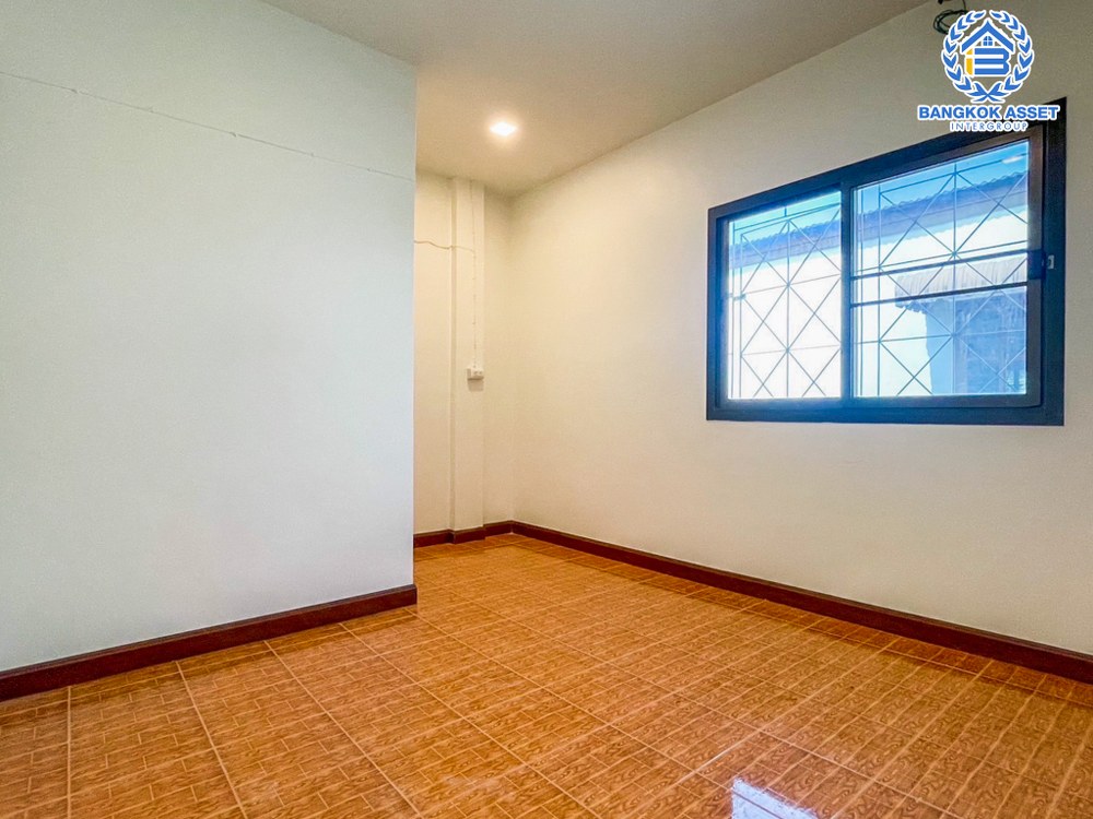 *****ทาวน์เฮ้าส์มือสอง โครงการ บางใหญ่ซิตี้ กาญจนาภิเษก เนื้อที่ 16 ตร.ว. ฟังก์ชัน 2 ห้องนอน 2 ห้องน้ำ ตกแต่งใหม่ทั้งหลัง พร้อมเข้าอยู่ ทำเลเดินทางสะดวก ใกล้เซ็นทรัลเวสต์เกต และรถไฟฟ้าสถานีสายสีม่วง "ตลาดบางใหญ่" และจุดขึ้นทางด่วน "ศรีรัช" ราคาคุ้มค่าที่สุดในย่าน!