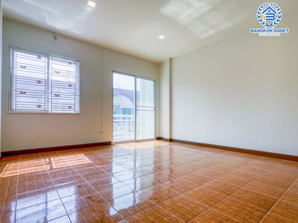 *****ทาวน์เฮ้าส์มือสอง โครงการ บางใหญ่ซิตี้ กาญจนาภิเษก เนื้อที่ 16 ตร.ว. ฟังก์ชัน 2 ห้องนอน 2 ห้องน้ำ ตกแต่งใหม่ทั้งหลัง พร้อมเข้าอยู่ ทำเลเดินทางสะดวก ใกล้เซ็นทรัลเวสต์เกต และรถไฟฟ้าสถานีสายสีม่วง "ตลาดบางใหญ่" และจุดขึ้นทางด่วน "ศรีรัช" ราคาคุ้มค่าที่สุดในย่าน!