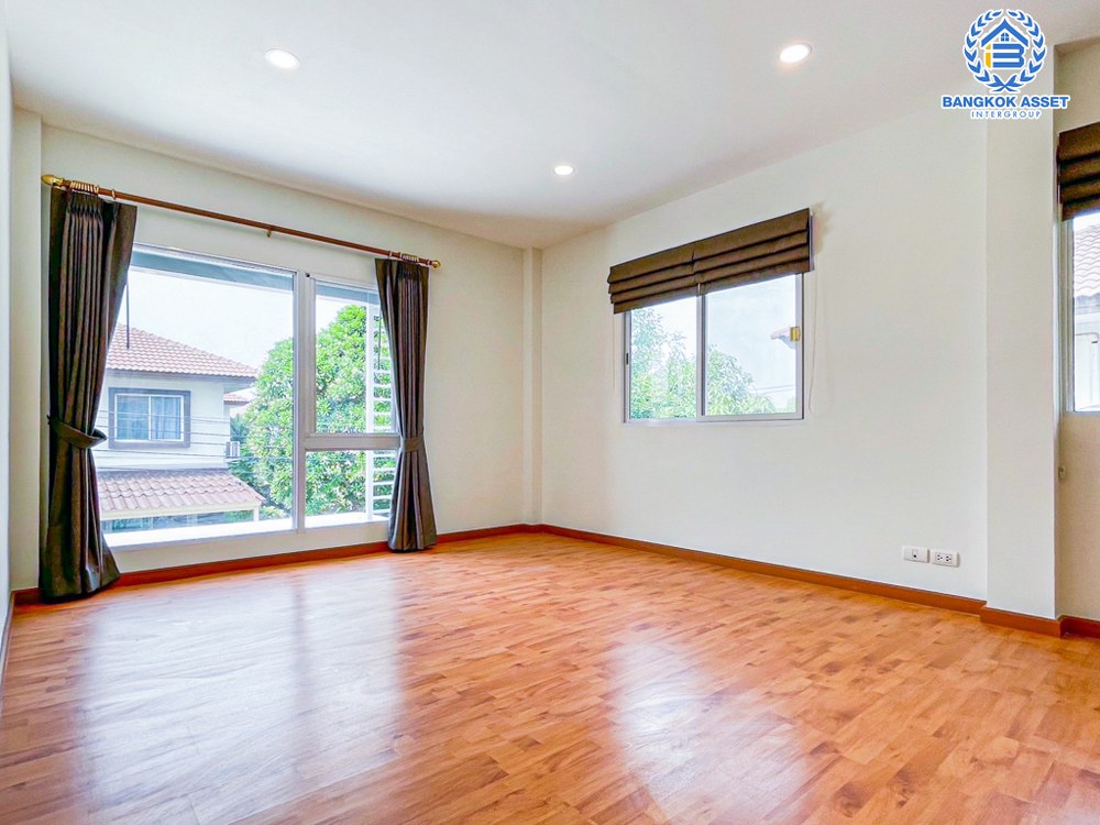 *****บ้านเดี่ยวมือสอง โครงการ คาซ่าเพรสโต้ ราชพฤกษ์-แจ้งวัฒนะ เนื้อที่ 59.10 ตร.ว. ฟังก์ชัน 3 ห้องนอน 3 ห้องน้ำ 2 ที่จอดรถ พื้นที่ใช้สอยกว้างรองรับทุกการใช้งาน ตกแต่งใหม่ทั้งหลัง ทำเลเดินทางสะดวก เชื่อมต่อถนนราชพฤกษ์ ใกล้รถไฟฟ้าสถานีสายสีม่วง "สถานีบางรักน้อยท่าอิฐ" และจุดขึ้นทางด่วน "งามวงศ์วาน"