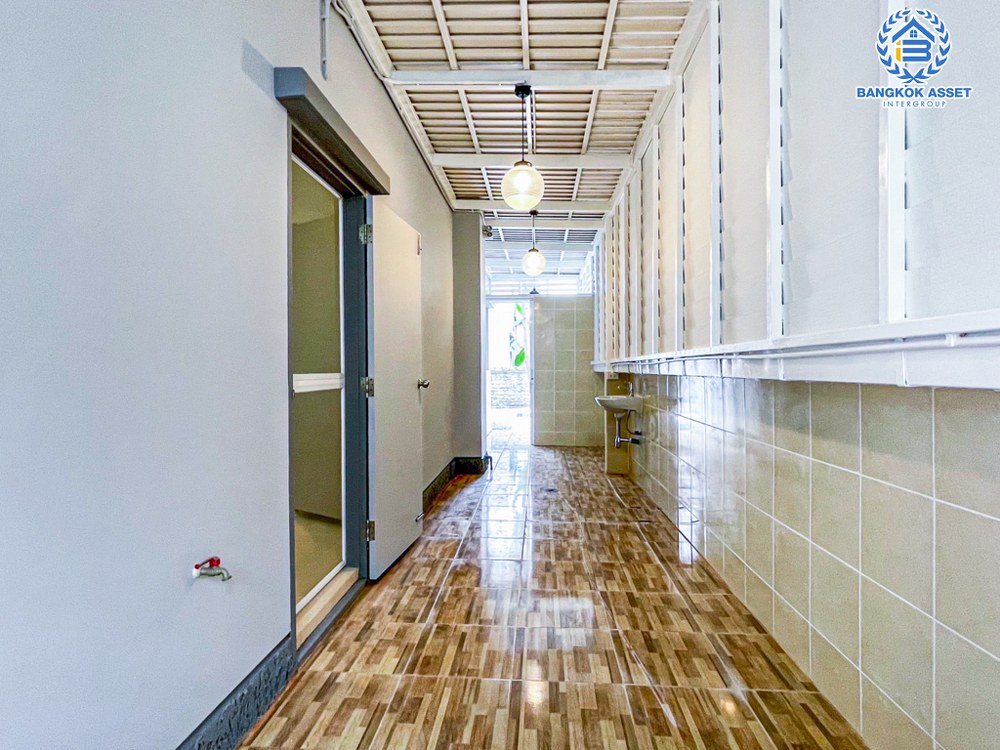 *****บ้านเดี่ยวมือสอง โครงการ คาซ่าเพรสโต้ ราชพฤกษ์-แจ้งวัฒนะ เนื้อที่ 59.10 ตร.ว. ฟังก์ชัน 3 ห้องนอน 3 ห้องน้ำ 2 ที่จอดรถ พื้นที่ใช้สอยกว้างรองรับทุกการใช้งาน ตกแต่งใหม่ทั้งหลัง ทำเลเดินทางสะดวก เชื่อมต่อถนนราชพฤกษ์ ใกล้รถไฟฟ้าสถานีสายสีม่วง "สถานีบางรักน้อยท่าอิฐ" และจุดขึ้นทางด่วน "งามวงศ์วาน"