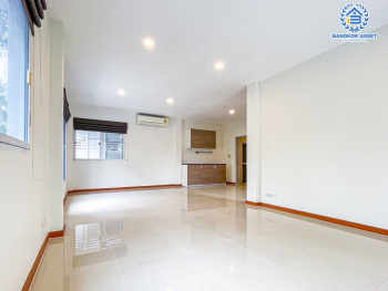 *****บ้านเดี่ยวมือสอง โครงการ คาซ่าเพรสโต้ ราชพฤกษ์-แจ้งวัฒนะ เนื้อที่ 59.10 ตร.ว. ฟังก์ชัน 3 ห้องนอน 3 ห้องน้ำ 2 ที่จอดรถ พื้นที่ใช้สอยกว้างรองรับทุกการใช้งาน ตกแต่งใหม่ทั้งหลัง ทำเลเดินทางสะดวก เชื่อมต่อถนนราชพฤกษ์ ใกล้รถไฟฟ้าสถานีสายสีม่วง "สถานีบางรักน้อยท่าอิฐ" และจุดขึ้นทางด่วน "งามวงศ์วาน"