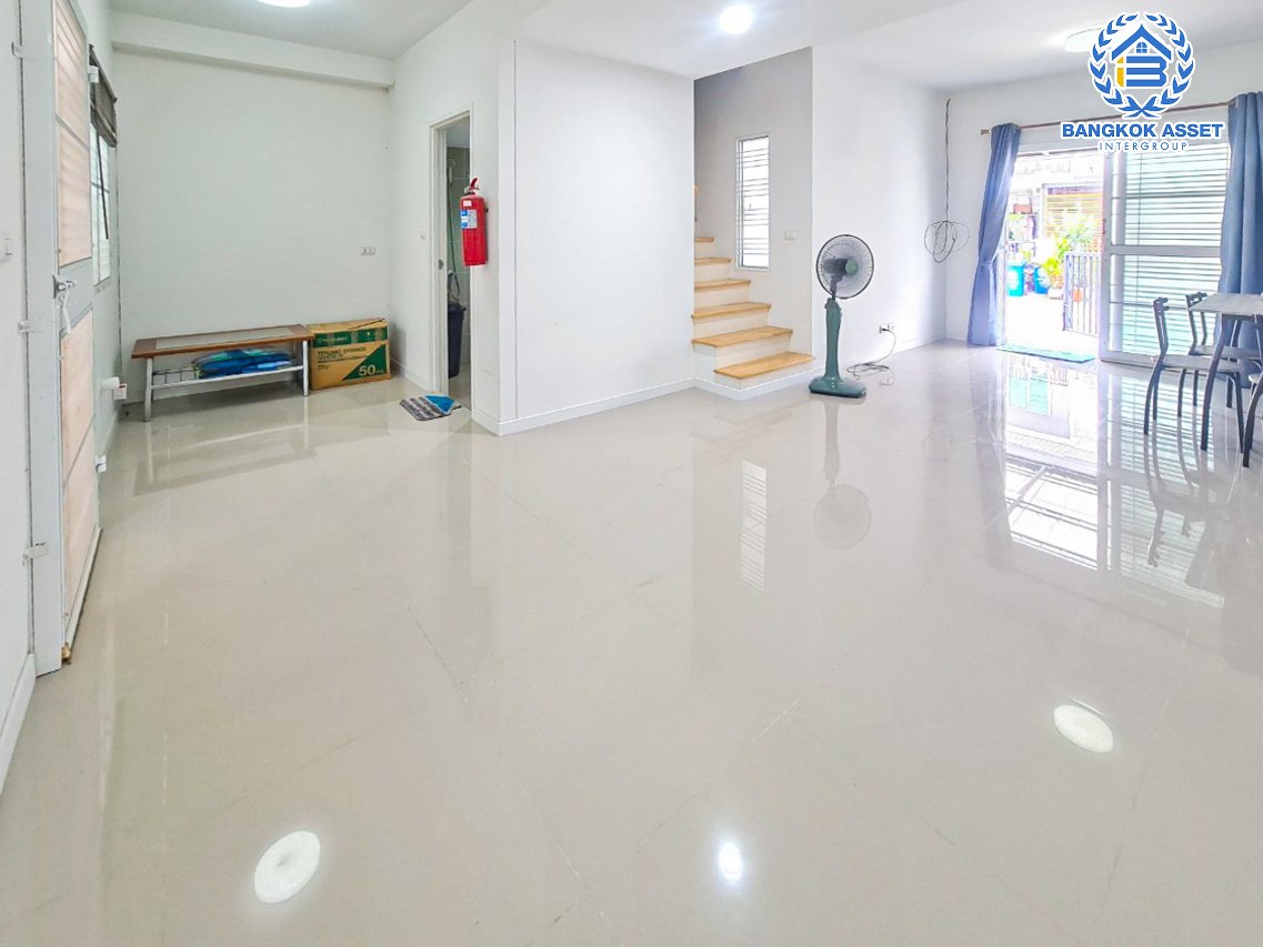 *****ทาวน์เฮ้าส์มือสองนนทบุรี โครงการ พฤกษา112 กาญจนาภิเษก เนื้อที่เกือบ 18 ตร.ว. ฟังก์ชัน 3 ห้องนอน 2 ห้องน้ำ 1 ที่จอดรถ แถมฟรี! 2 เครื่องปรับอากาศ บนทำเลเยี่ยม เชื่อมต่อถนนกาญจนาภิเษก, ถนนรัตนาภิเษก ใกล้รถไฟฟ้าสายสีม่วง "สถานีคลองบางไผ่" และทางด่วน "กาญจนาภิเษก"