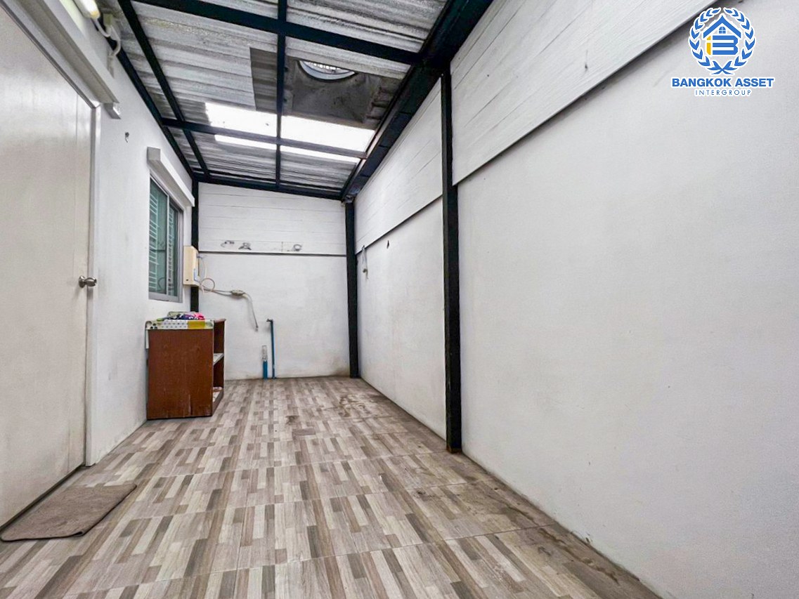 *****ทาวน์เฮ้าส์มือสองนนทบุรี โครงการ พฤกษา112 กาญจนาภิเษก เนื้อที่เกือบ 18 ตร.ว. ฟังก์ชัน 3 ห้องนอน 2 ห้องน้ำ 1 ที่จอดรถ แถมฟรี! 2 เครื่องปรับอากาศ บนทำเลเยี่ยม เชื่อมต่อถนนกาญจนาภิเษก, ถนนรัตนาภิเษก ใกล้รถไฟฟ้าสายสีม่วง "สถานีคลองบางไผ่" และทางด่วน "กาญจนาภิเษก"