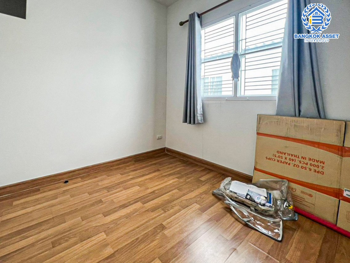 *****ทาวน์เฮ้าส์มือสองนนทบุรี โครงการ พฤกษา112 กาญจนาภิเษก เนื้อที่เกือบ 18 ตร.ว. ฟังก์ชัน 3 ห้องนอน 2 ห้องน้ำ 1 ที่จอดรถ แถมฟรี! 2 เครื่องปรับอากาศ บนทำเลเยี่ยม เชื่อมต่อถนนกาญจนาภิเษก, ถนนรัตนาภิเษก ใกล้รถไฟฟ้าสายสีม่วง "สถานีคลองบางไผ่" และทางด่วน "กาญจนาภิเษก"