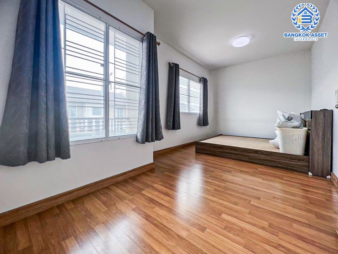 *****ทาวน์เฮ้าส์มือสองนนทบุรี โครงการ พฤกษา112 กาญจนาภิเษก เนื้อที่เกือบ 18 ตร.ว. ฟังก์ชัน 3 ห้องนอน 2 ห้องน้ำ 1 ที่จอดรถ แถมฟรี! 2 เครื่องปรับอากาศ บนทำเลเยี่ยม เชื่อมต่อถนนกาญจนาภิเษก, ถนนรัตนาภิเษก ใกล้รถไฟฟ้าสายสีม่วง "สถานีคลองบางไผ่" และทางด่วน "กาญจนาภิเษก"