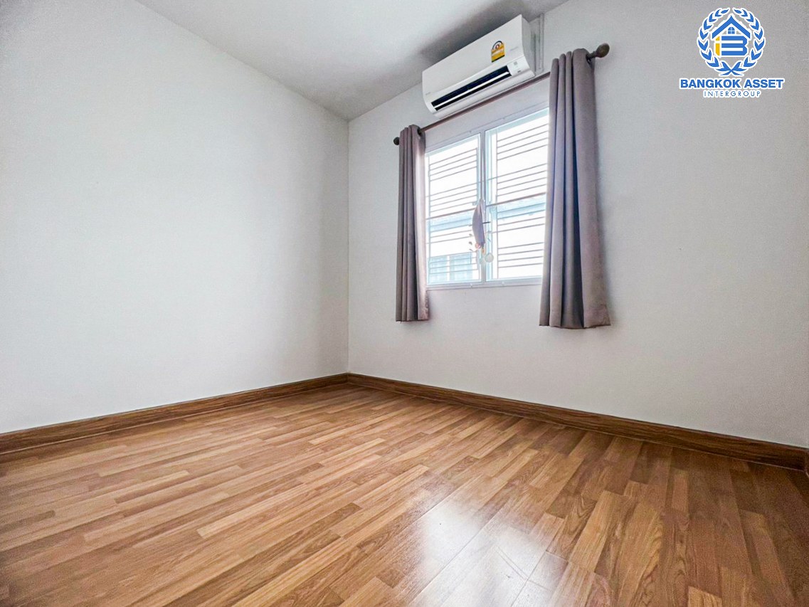 *****ทาวน์เฮ้าส์มือสองนนทบุรี โครงการ พฤกษา112 กาญจนาภิเษก เนื้อที่เกือบ 18 ตร.ว. ฟังก์ชัน 3 ห้องนอน 2 ห้องน้ำ 1 ที่จอดรถ แถมฟรี! 2 เครื่องปรับอากาศ บนทำเลเยี่ยม เชื่อมต่อถนนกาญจนาภิเษก, ถนนรัตนาภิเษก ใกล้รถไฟฟ้าสายสีม่วง "สถานีคลองบางไผ่" และทางด่วน "กาญจนาภิเษก"