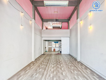 *****อาคารพาณิชย์มือสองนนทบุรี หมู่บ้าน บัวทอง2 กาญจนาภิเษก เนื้อที่ 20 ตร.ว. ฟังก์ชัน 1 ห้องนอน 2 ห้องน้ำ 1 ที่จอดรถ ชั้นล่างสามารถเปิดร้านค้าขายได้ บนทำเลเดินทางสะดวก เชื่อมต่อถนนกาญจนาภิเษก, ถนนรัตนาธิเบศร์ ใกล้รถไฟฟ้าสายสีม่วง "สถานีคลองบางไผ่" และทางด่วน "ศรีรัช" จองเลย!