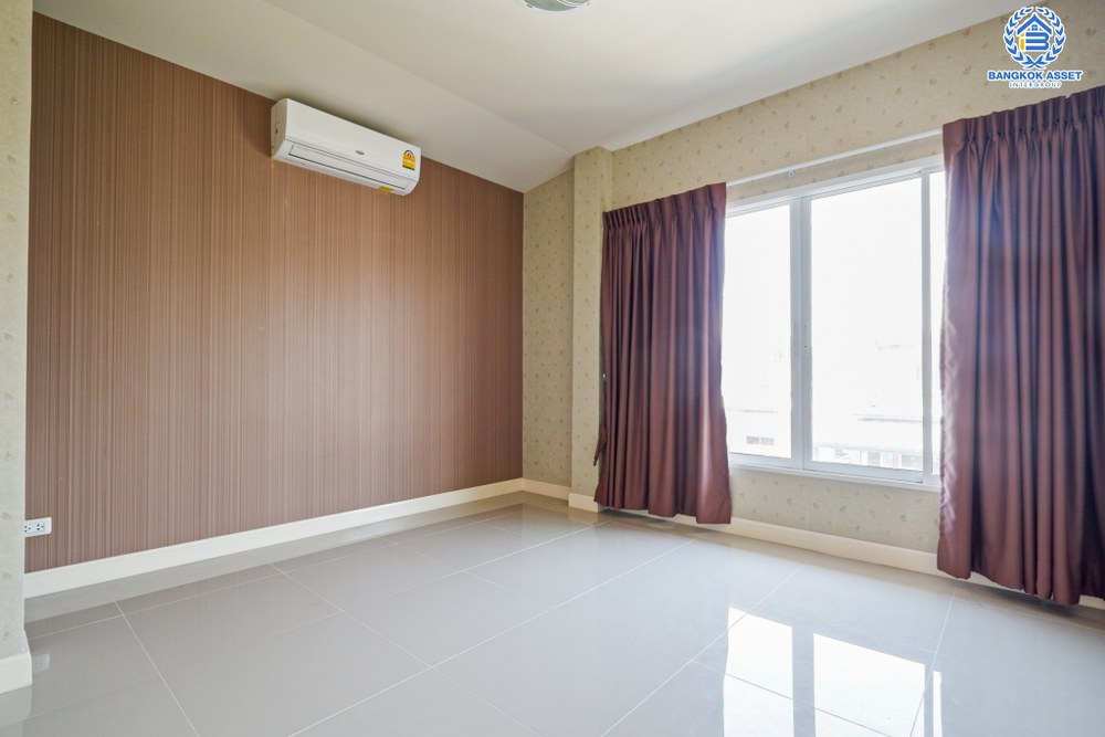 *****บ้านเดี่ยวมือสอง โครงการ ดีซิโอ้ ราชพฤกษ์ หลังมุม เนื้อที่ 53 ตร.ว. ฟังก์ชัน 3 ห้องนอน 3 ห้องน้ำ 2 ที่จอดรถ โครงสร้างบ้านดีเพียงซ่อมแซมนิดหน่อยก็พร้อมอยู่ บนทำเลเดินทางสะดวก เชื่อมต่อถนนรัตนาธิเบศร์ ใกล้รถไฟฟ้าสายสีม่วง "สถานีบางรักน้อยท่าอิฐ" และจุดขึ้นทางด่วน "งามวงศ์วาน"