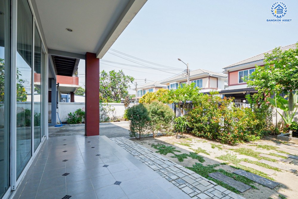 *****บ้านเดี่ยวมือสอง โครงการ ดีซิโอ้ ราชพฤกษ์ หลังมุม เนื้อที่ 53 ตร.ว. ฟังก์ชัน 3 ห้องนอน 3 ห้องน้ำ 2 ที่จอดรถ โครงสร้างบ้านดีเพียงซ่อมแซมนิดหน่อยก็พร้อมอยู่ บนทำเลเดินทางสะดวก เชื่อมต่อถนนรัตนาธิเบศร์ ใกล้รถไฟฟ้าสายสีม่วง "สถานีบางรักน้อยท่าอิฐ" และจุดขึ้นทางด่วน "งามวงศ์วาน"