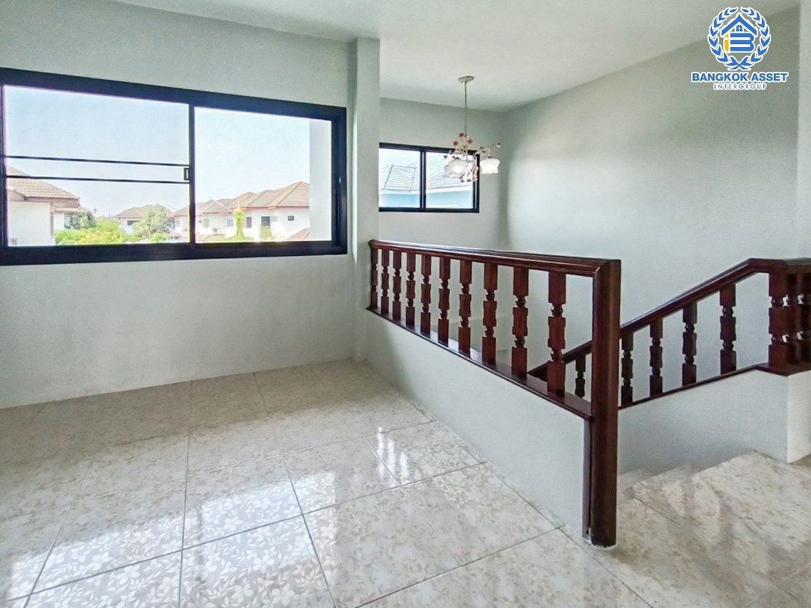 *****บ้านเดี่ยวมือสองนนทบุรี หมู่บ้าน พัชรวิลล์ บางกรวย-ไทรน้อย หลังมุม! เนื้อที่กว้างมากถึง 129.4 ตร.ว. ฟังก์ชัน 5 ห้องนอน 5 ห้องน้ำ 4 ที่จอดรถ บ้านเนื้อที่เยอะมาก สภาพดี บนทำเลติดถนนบางกรวย-ไทรน้อย ถึงรถไฟฟ้าสายสีม่วง "สถานีบางพลู" เพียง 6 นาทีเท่านั้น และทางด่วน "ศรีรัช"