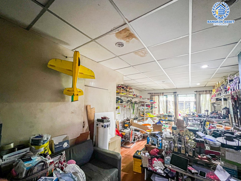 *****ทาวน์เฮ้าส์มือสอง โครงการ ราณี 2 ลาดปลาเค้า เนื้อที่ 18 ตร.ว. ฟังก์ชัน 2 ห้องนอน 2 ห้องน้ำ 1 ที่จอดรถ บนทำเลเดินทางสะดวกมาก เชื่อมต่อถนนประเสริฐมนูกิจ ถนนรามอินทรา ถนนพหลโยธิน ใกล้โครงการรถไฟฟ้าสายสีชมพู "สถานีลาดปลาเค้า" และจุดขึ้นทางด่วน "วัชรพล"