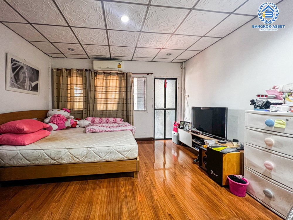 *****ทาวน์เฮ้าส์มือสอง โครงการ ราณี 2 ลาดปลาเค้า เนื้อที่ 18 ตร.ว. ฟังก์ชัน 2 ห้องนอน 2 ห้องน้ำ 1 ที่จอดรถ บนทำเลเดินทางสะดวกมาก เชื่อมต่อถนนประเสริฐมนูกิจ ถนนรามอินทรา ถนนพหลโยธิน ใกล้โครงการรถไฟฟ้าสายสีชมพู "สถานีลาดปลาเค้า" และจุดขึ้นทางด่วน "วัชรพล"