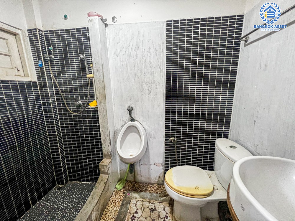 *****ทาวน์เฮ้าส์มือสอง โครงการ ราณี 2 ลาดปลาเค้า เนื้อที่ 18 ตร.ว. ฟังก์ชัน 2 ห้องนอน 2 ห้องน้ำ 1 ที่จอดรถ บนทำเลเดินทางสะดวกมาก เชื่อมต่อถนนประเสริฐมนูกิจ ถนนรามอินทรา ถนนพหลโยธิน ใกล้โครงการรถไฟฟ้าสายสีชมพู "สถานีลาดปลาเค้า" และจุดขึ้นทางด่วน "วัชรพล"