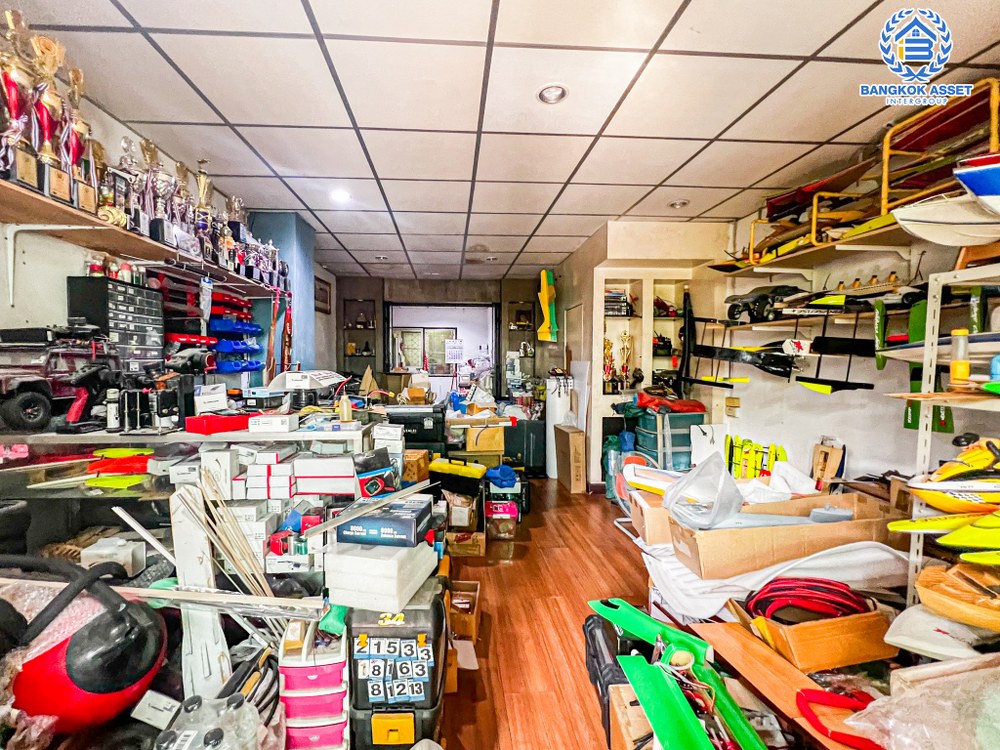 *****ทาวน์เฮ้าส์มือสอง โครงการ ราณี 2 ลาดปลาเค้า เนื้อที่ 18 ตร.ว. ฟังก์ชัน 2 ห้องนอน 2 ห้องน้ำ 1 ที่จอดรถ บนทำเลเดินทางสะดวกมาก เชื่อมต่อถนนประเสริฐมนูกิจ ถนนรามอินทรา ถนนพหลโยธิน ใกล้โครงการรถไฟฟ้าสายสีชมพู "สถานีลาดปลาเค้า" และจุดขึ้นทางด่วน "วัชรพล"