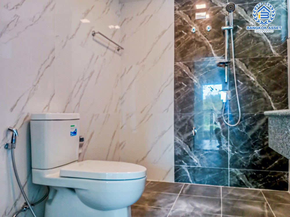 *****บ้านเดี่ยวมือสอง โครงการ โฮมเพลส เดอะพาร์ค บางกรวย-ไทรน้อย เนื้อที่ 56 ตร.ว. ฟังก์ชัน 3 ห้องนอน 2 ห้องน้ำ 2 ที่จอดรถ รีโนเวทใหม่พร้อมอยู่ มีความเป็นส่วนตัว เข้า-ออกได้หลายเส้นทาง ทั้งถนนรัตนาธิเบศร์ ถนนบางกรวย-ไทรน้อย ถนนกาญจนาภิเษก ใกล้รถไฟฟ้าสายสีม่วง "สถานีบางพลู" จองเลย!